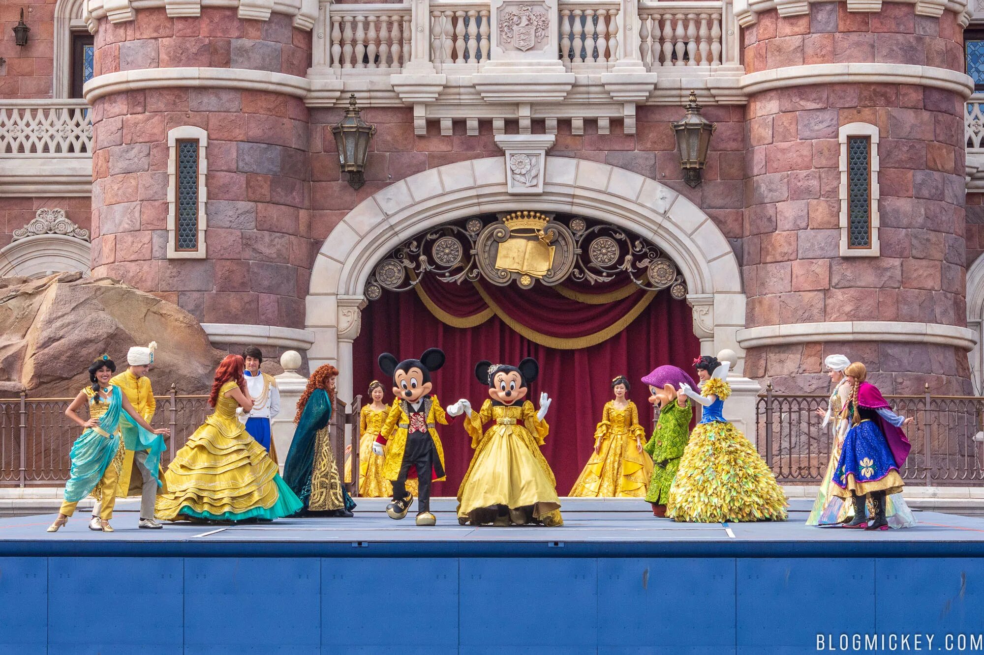 Энн хэтэуэй дневники принцессы 2. Энн хэтэуэй дневники принцессы. Миа термополис дневники принцессы. Энн хэтэуэй дневники принцессы 2. Дневники принцессы 2 как стать королевой.