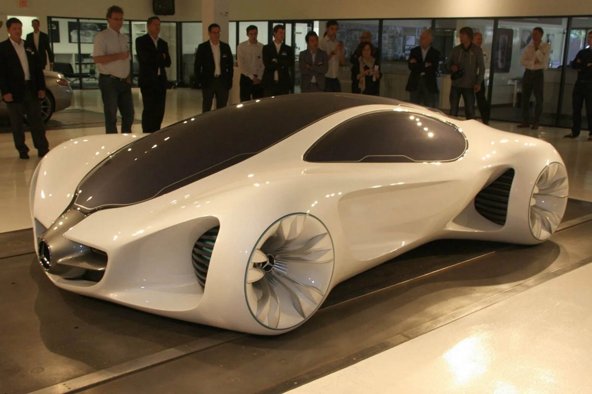 Интересные машины в россии. Мерседес Benz Biome. Mercedes-Benz Biome Concept 2010. Мерседес биом. Концепт кар Мерседес биом.