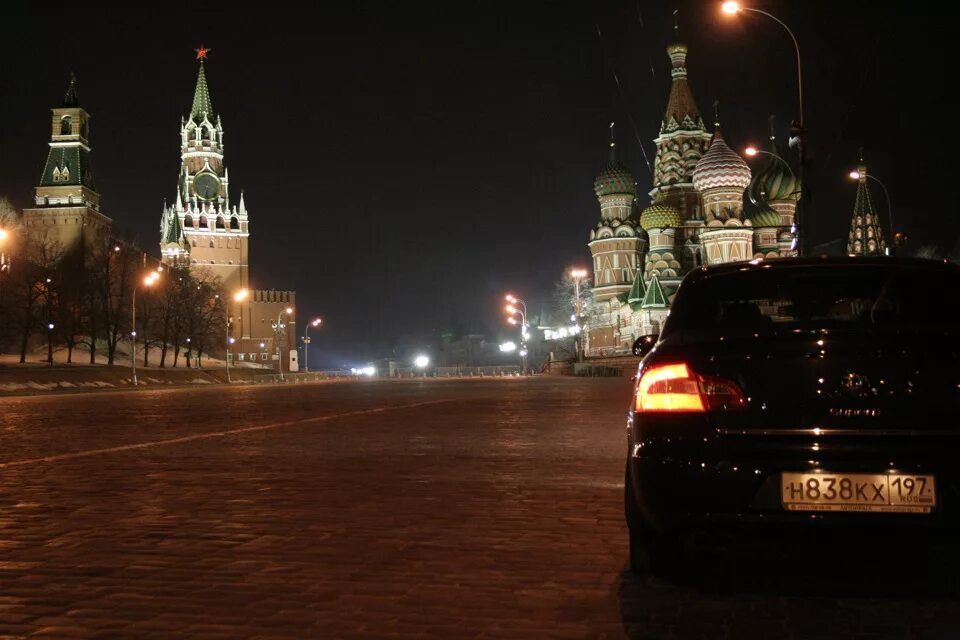 Вопрос ехать в москву. Ночная Москва. Ночная Москва из машины. Ночная Москва вид из машины. Ночная Москва из окна машины.