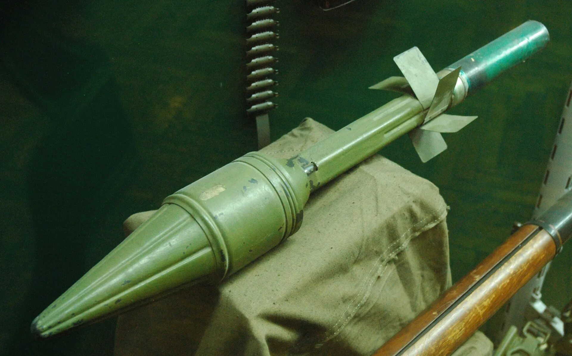 Противотанковая граната РПГ-2. Советский гранатомет РПГ 2. РПГ 40 гранатомет. Противотанковая граната ПГ-7m. Рпг кумулятивный