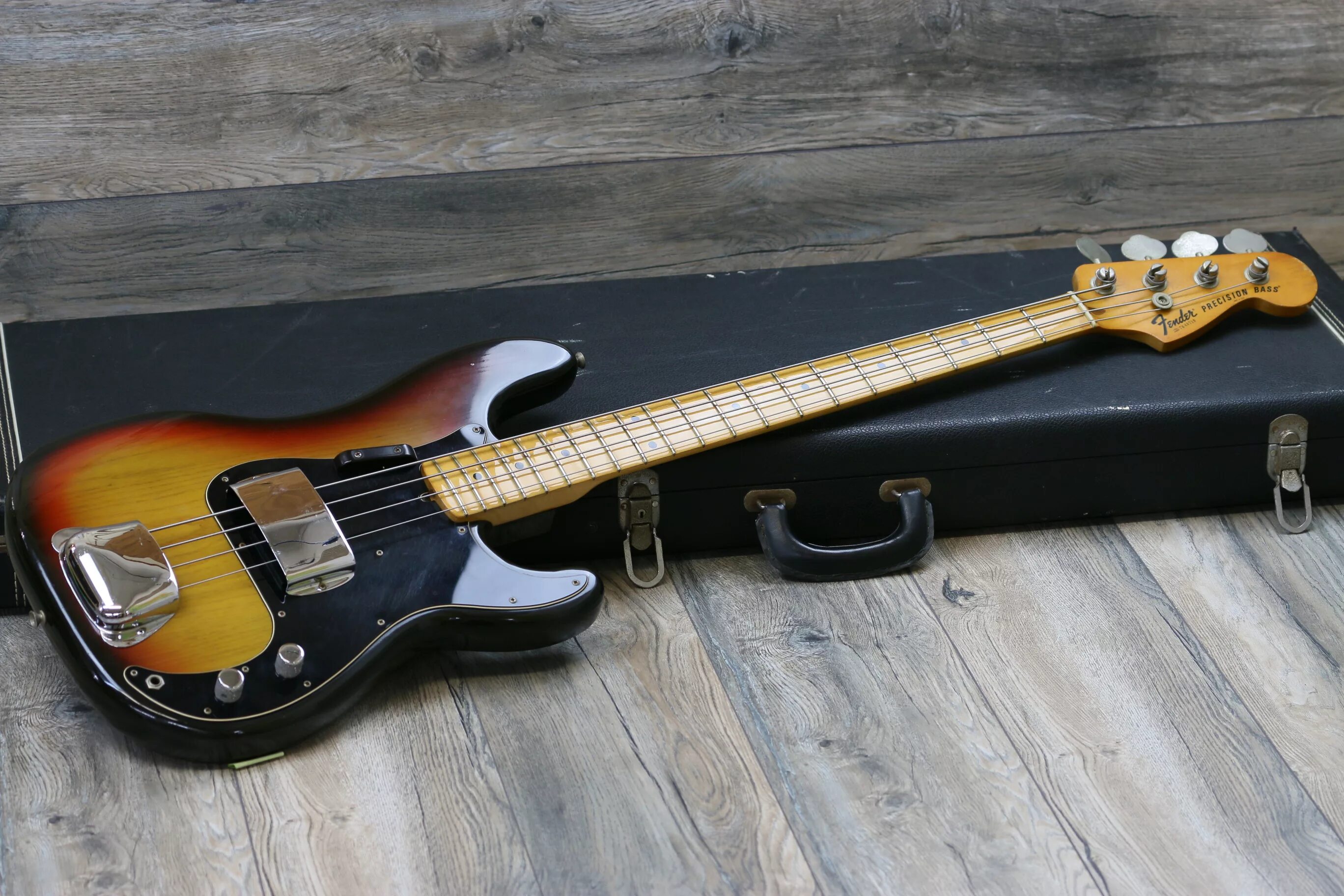 Бас гитара купить бу. Fender Precision Bass. Fender 1976. Fender Precision Bass p. Precision Bass 1976.