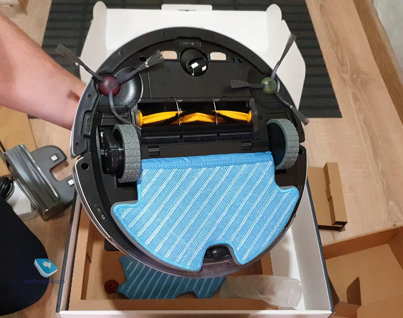 Робот пылесос deebot 900 ozmo. Робот-пылесос ecovacs deebot ozmo 900. deebot osmo 900. deebot ozmo 900 распаковка. пылесос deebot ozmo 900 забился лазерный датчик расстояния.