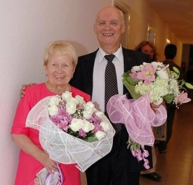 Сколько лет александре добронравовой