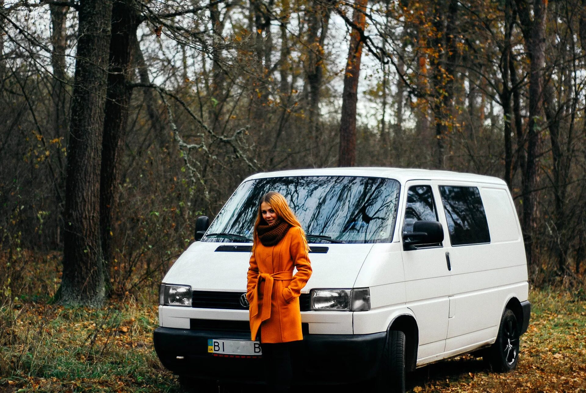 Фольксваген т4 б у. Volkswagen Transporter t4 оранжевый. Volkswagen Transporter t4 1994 года. Фольксваген т4 двухцветный. Фольксваген т4 маршрутка.