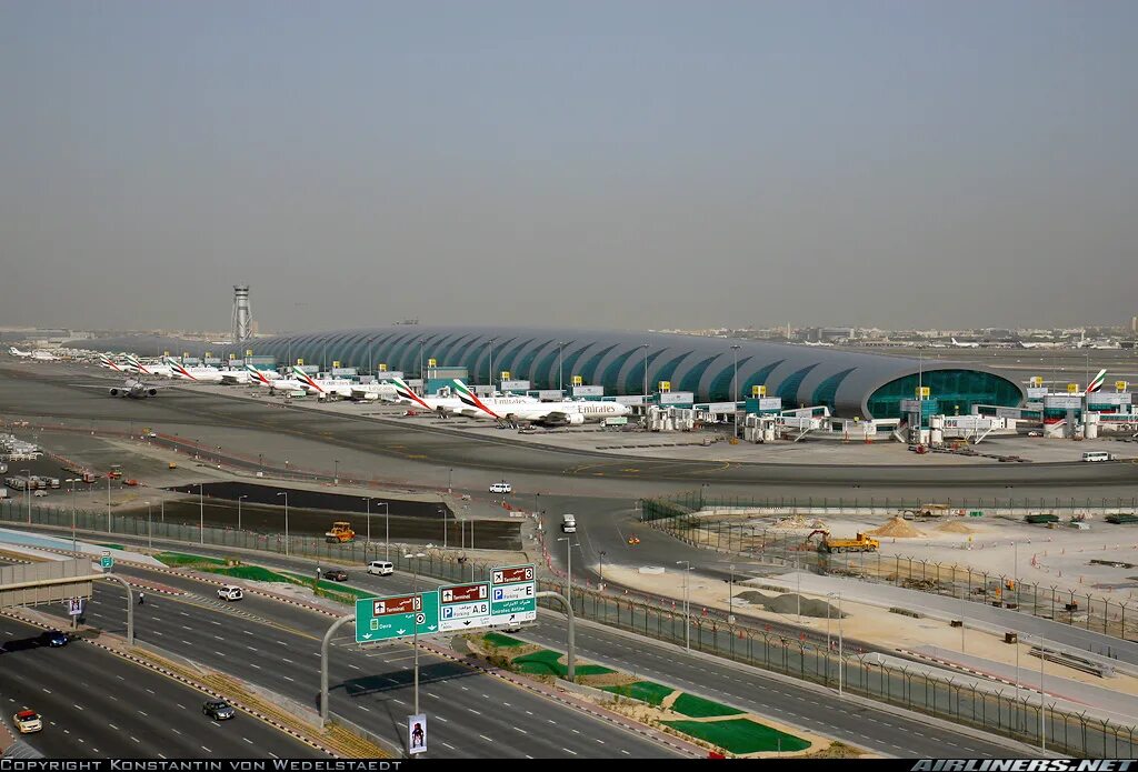 Дубайский аэропорт. Аэропорт Дубай DXB. ДХБ аэропорт Дубай. Международный аэропорт Дубай внутри. III Международный аэропорт Дубай.