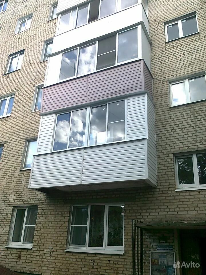 Балкон в пушкине. Остекленный балкон. Отделка лоджии. Екатерининский дворец балкон. Место отдыха на балконе.