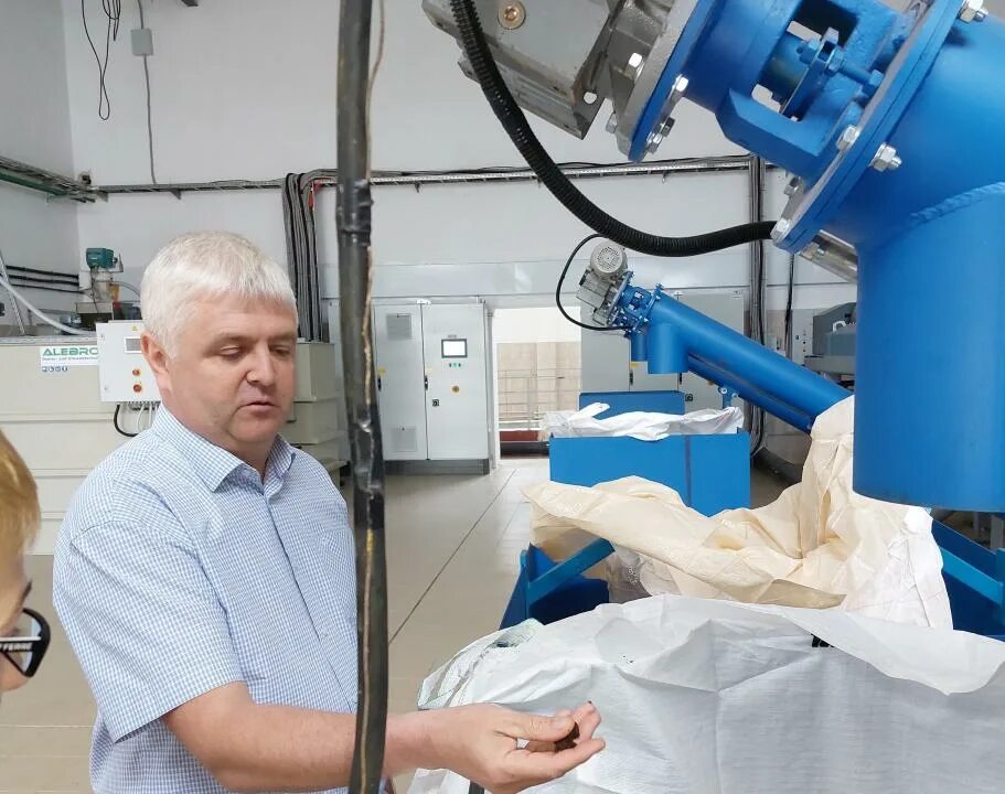 Сайт водоканала великий новгород. Новгородский Водоканал Великий Новгород. Реконструкция системы очистки воды Новгородский Водоканал. Новгородский Водоканал техника. Новгородский Водоканал рабочие.