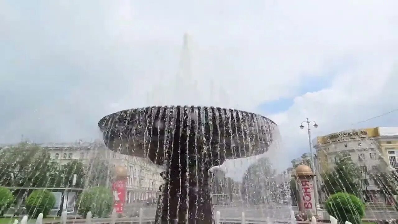 Создатель фонтана на театральной площади. Фонтан кемерово. театральная площадь кемерово. фонтаны города кемерово. фонтан на театральной площади красноярск.