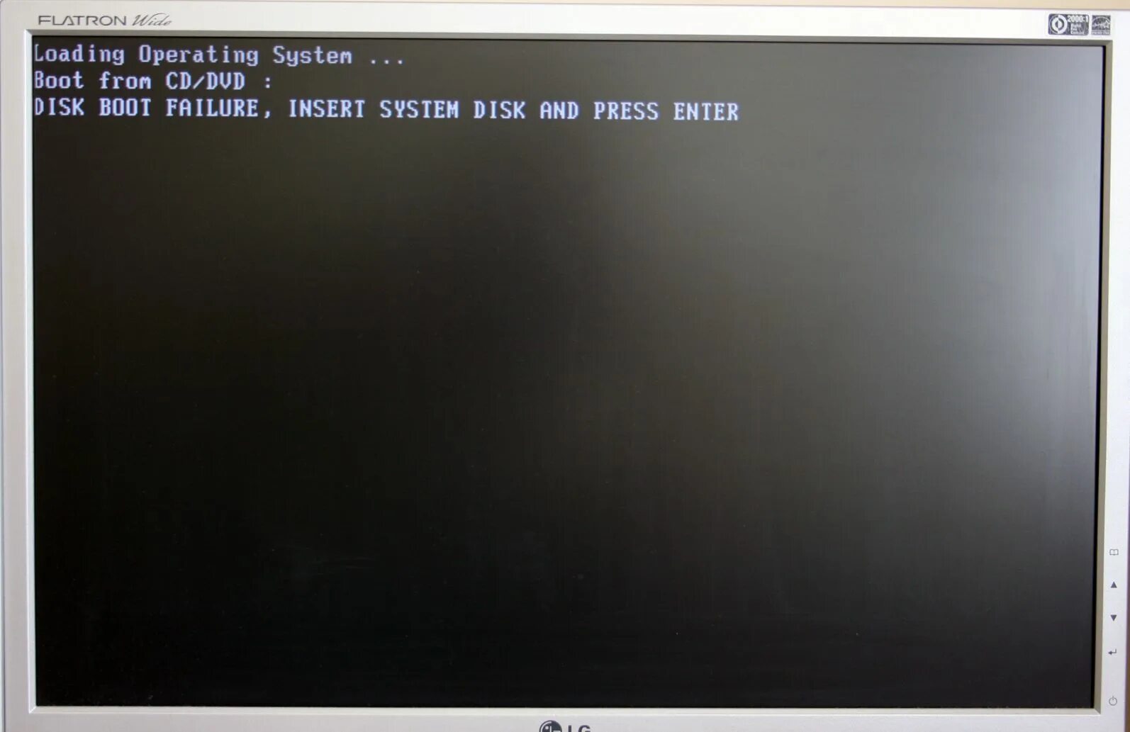 При загрузке windows disk. Ошибка диска при загрузке. ошибка жесткого диска при включении. ошибка не видит жесткий диск. windows диска ошибка при загрузке.