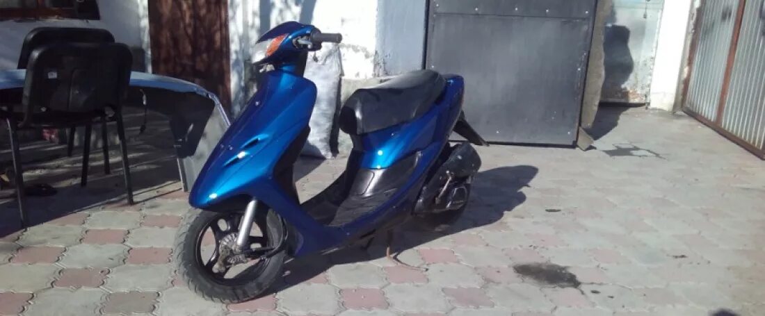 Хонда дио заливает маслом. Хонда дио 34 синий. Honda Dio 27 синяя. Скутер Хонда дио АФ 34. Скутер Хонда дио 34 синий.