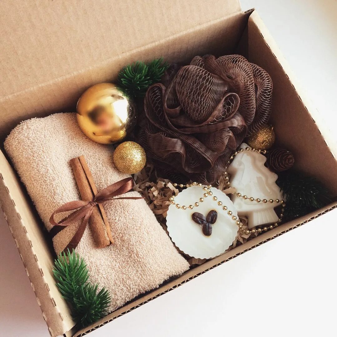 First gifts. Оригинальные подарки на новый год. Подарочный новогодний набор.. Подарок в коробке. Подарочные боксы.