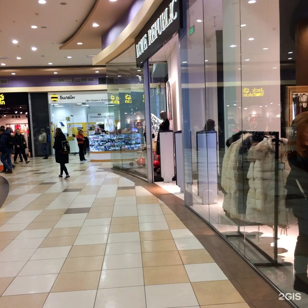 , 7, корп. Москва багратионовский проезд 5. 20в. Фамилия в трц филион москва. Фили торговый центр филион.