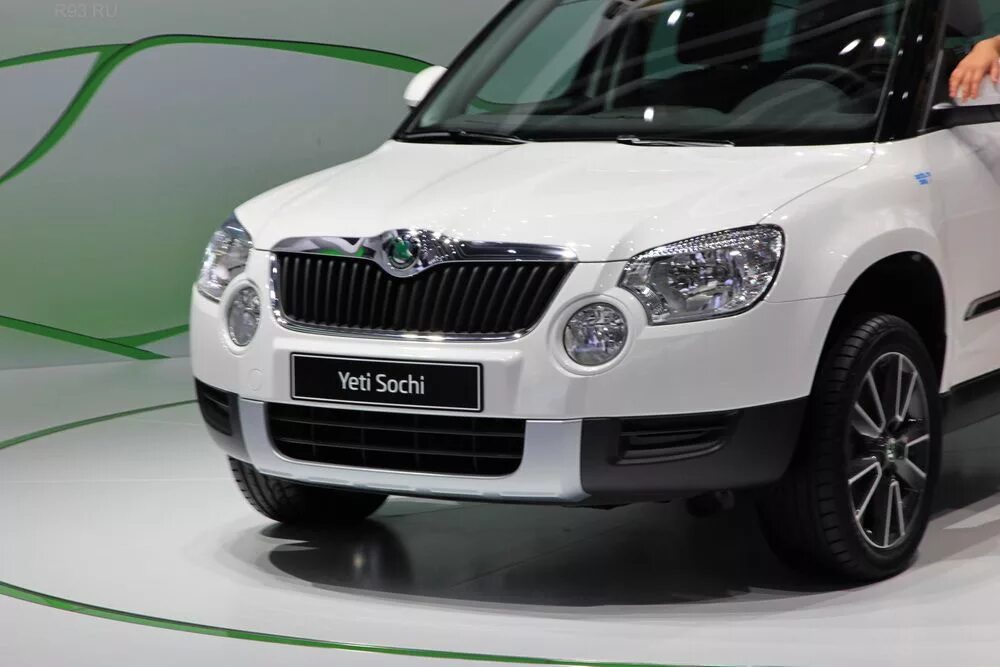 Марка шкода страна. Марка машины Шкода Йети. Skoda Yeti 2013 игрушка. Линейка Шкода. Капот машины Шкода Йети.