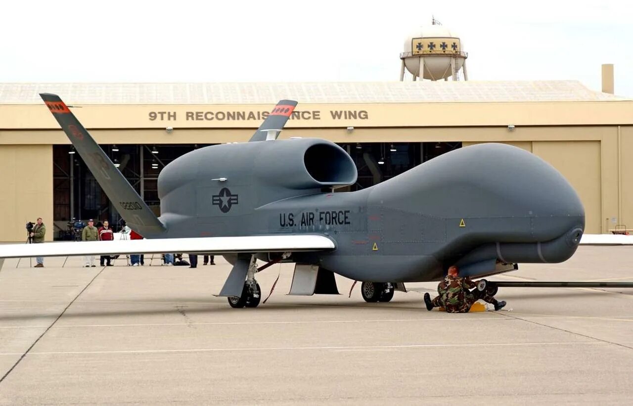 Глобал хок. RQ-4 Global Hawk. Беспилотник RQ-4b Global Hawk. Дрон RQ-4 Global Hawk. Northrop Grumman RQ-4b Global Hawk.