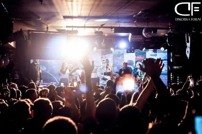 татарская вечеринка. заброшенный бар 90х. татарская дискотека 2023 слушать.