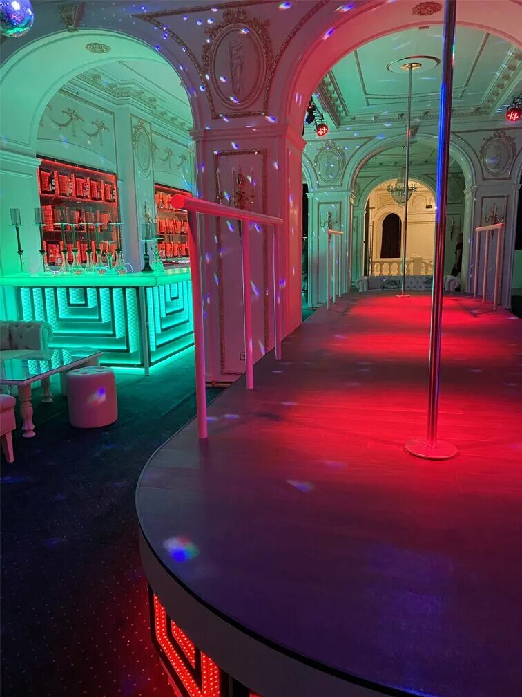 Ночной клуб кабаре санкт-петербург. Дон жуан невский 88. Клуб кабаре санкт-петербург. Стрип бар голден доллс. Virgins некрасова.