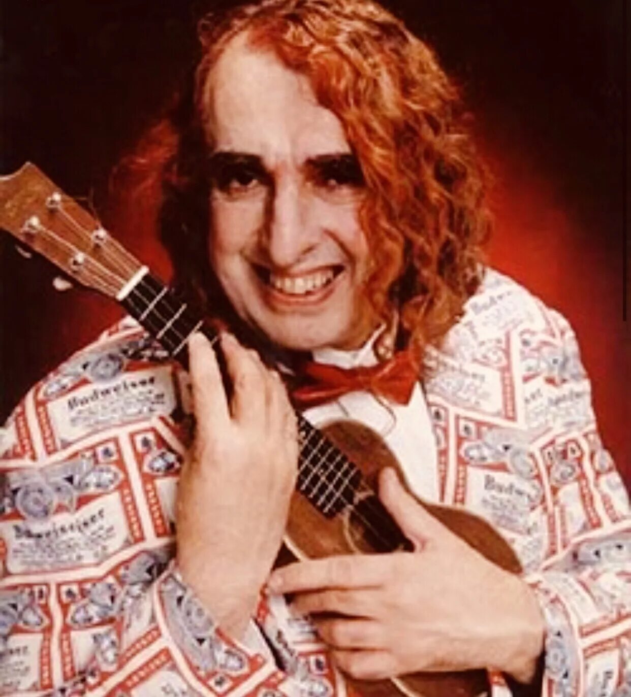 Tiny tim tiptoe through the. Тини тим. тини тим певец. tiny tim в молодости.