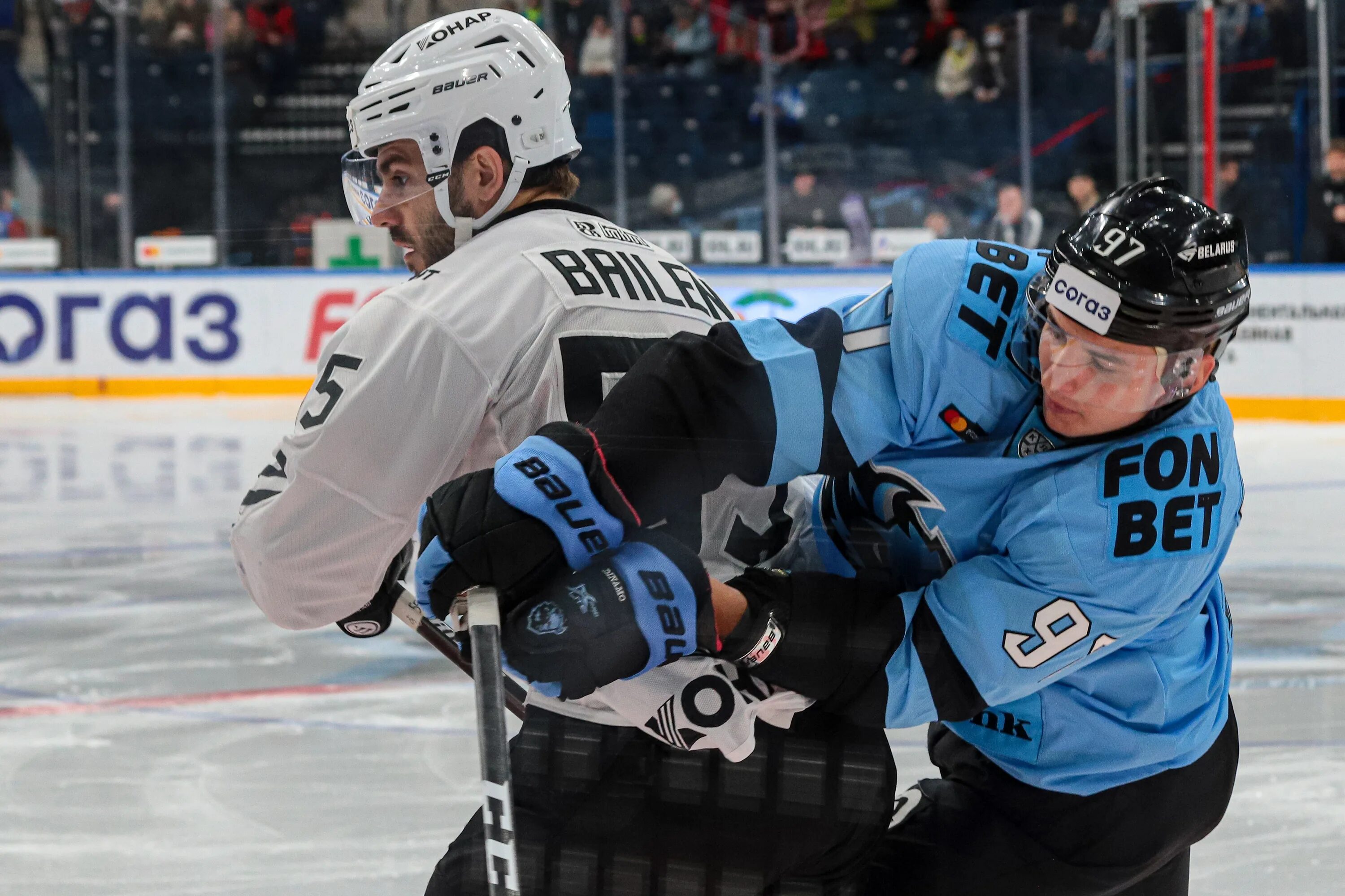 Динамо мн трактор 21 февраля. Трактор динамо минск. Дт 75 трактор новый. Сергей мыльников вратарь трактор. Динамо мн трактор 21 февраля.