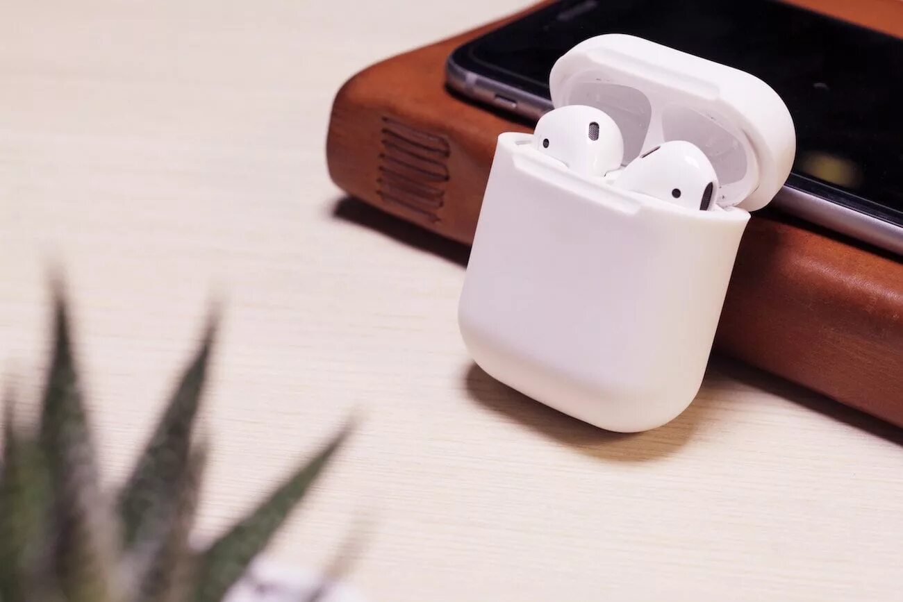 Apple AIRPODS Pro with Wireless MAGSAFE Charging Case. Инфрокрасная подсветка AIRPODS. Air pods MAGSAFE iphone. Чехол AIRPODS PNG. Airpods pro 2 magsafe case usb c