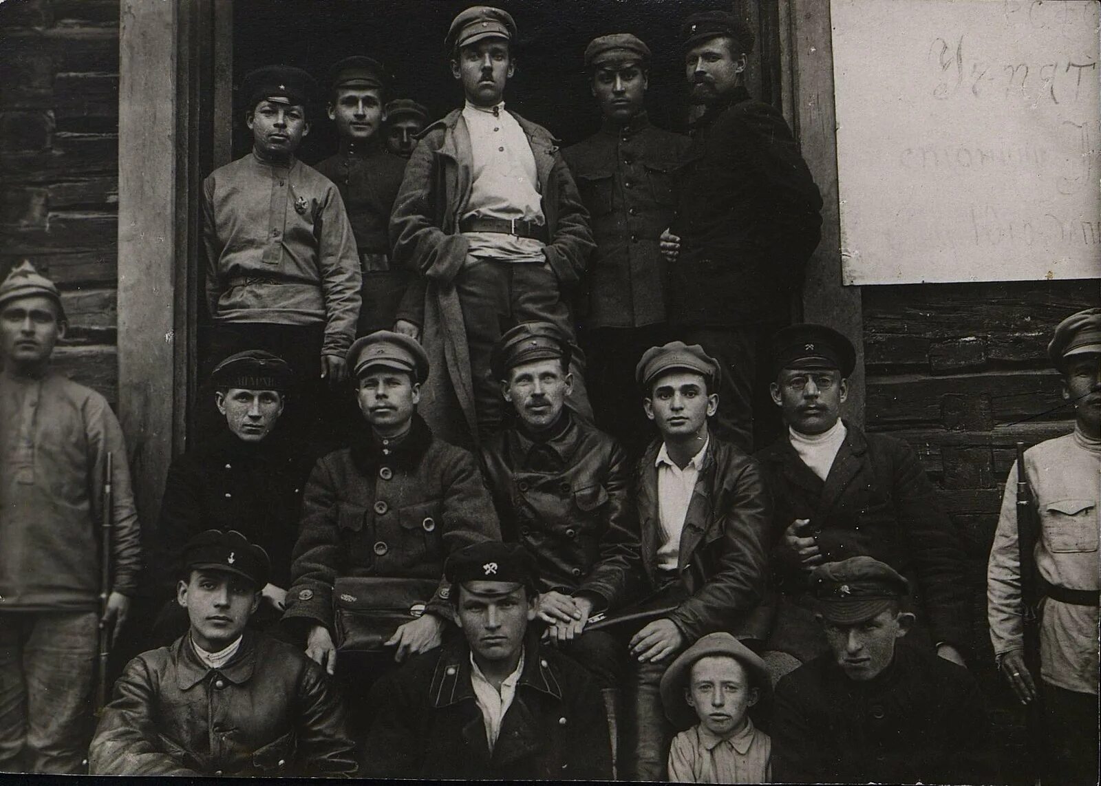 Раскулачивание крестьян 1930. Деревня 1920. Раскулачивание 1932год алтай. Деревня в 1920 1930 гг. 1920 в ссср совхоз.