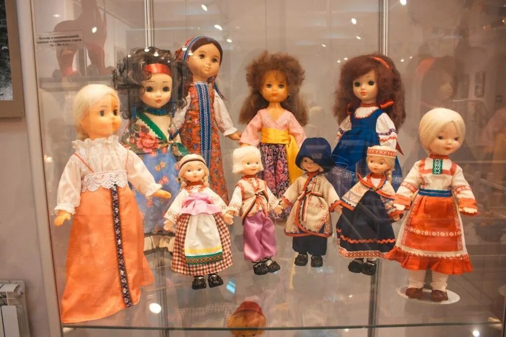 Куклы играть русские. Кукла Наташа Загорская фабрика. Советские куклы. Советские игрушки куклы. Игрушки наших бабушек и дедушек.