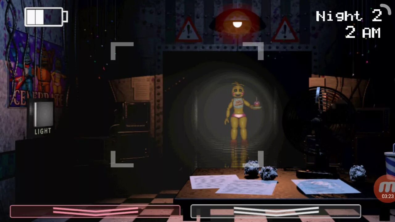 Фнаф 2 чика в коридоре. Фредди 2. Five night freddys 2 на андроид. Фнаф 2 значок. Пять ночей с фредди.