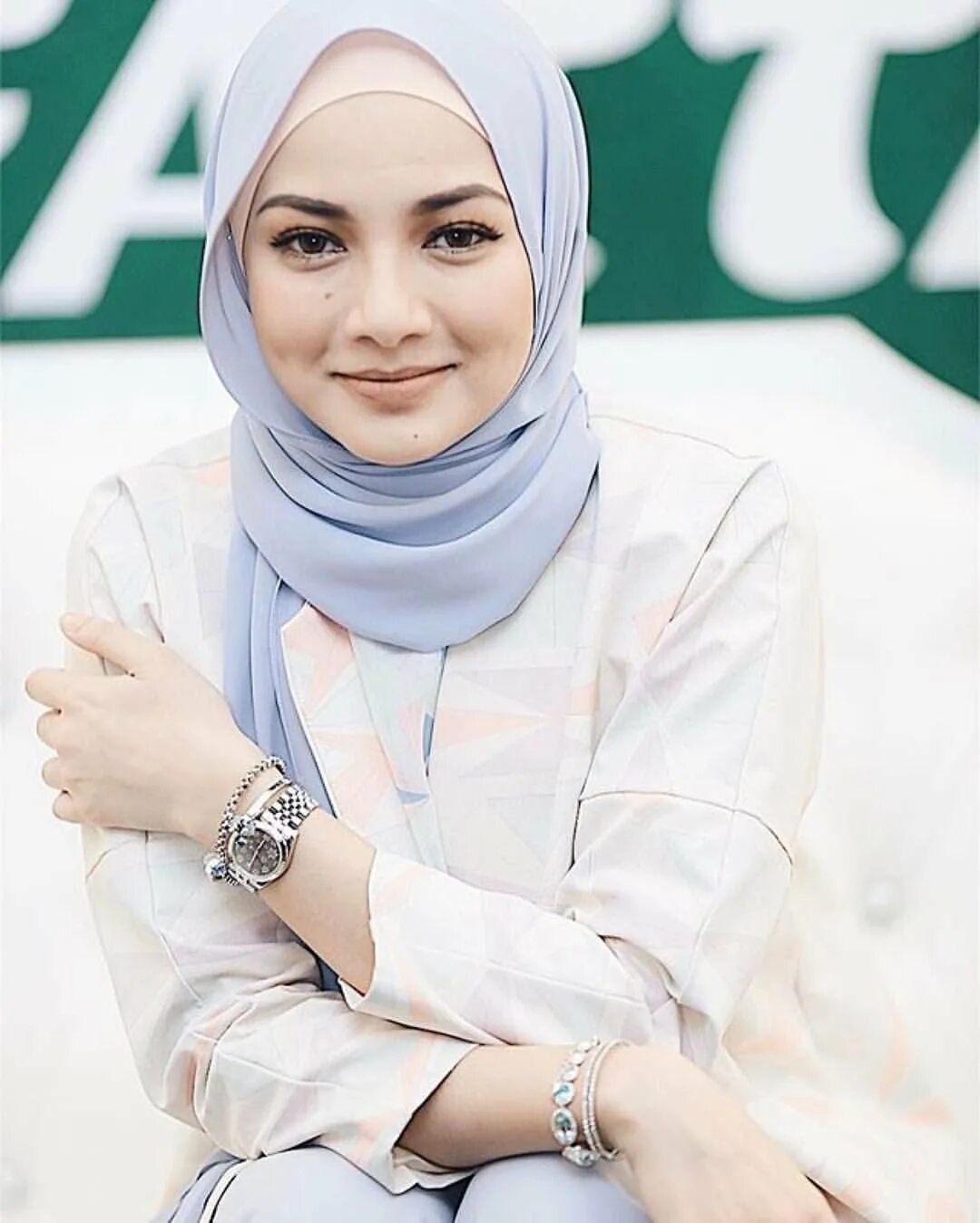 Мусульманка. Молодая мусульманка. Мусульманские женщины покажи. Мусульманские женщины покажи. Хиджаб румоллар.