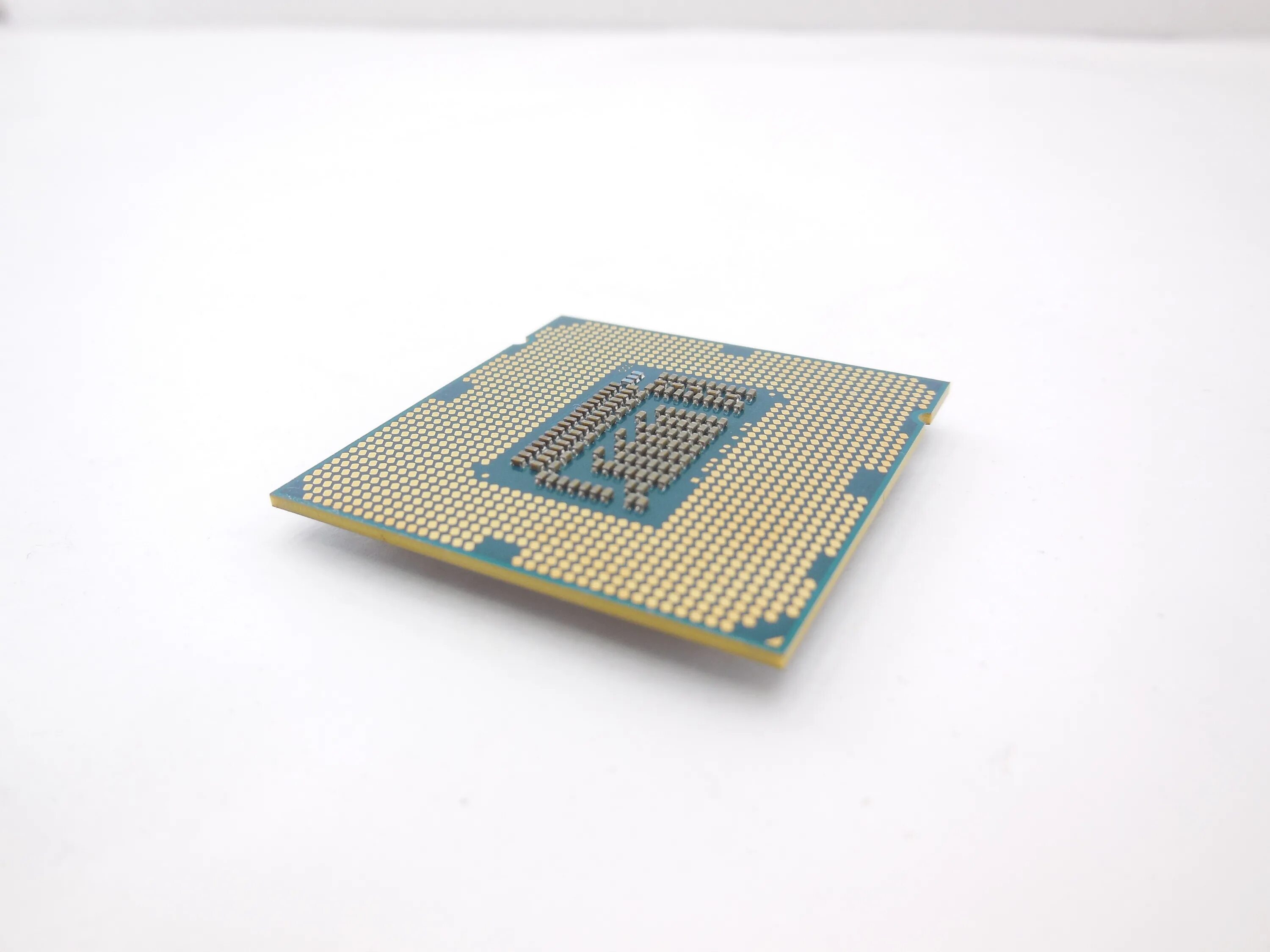 Процессоры intel core i3 1155. Процессор socket-1155 intel celeron. процессор socket-1155 intel celeron, 2,5 ггц. intel core i3-4170 lga1150, 2 x 3700 мгц. core i5 3340.
