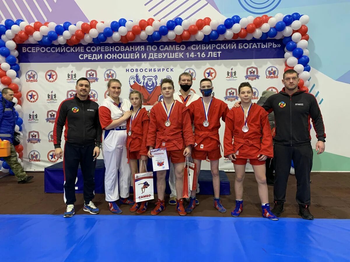 Самбо новосибирск. Самбо среди ветеранов. Соревнования по самбо. Новосибирская федеральная самбо. Самбо спорт.
