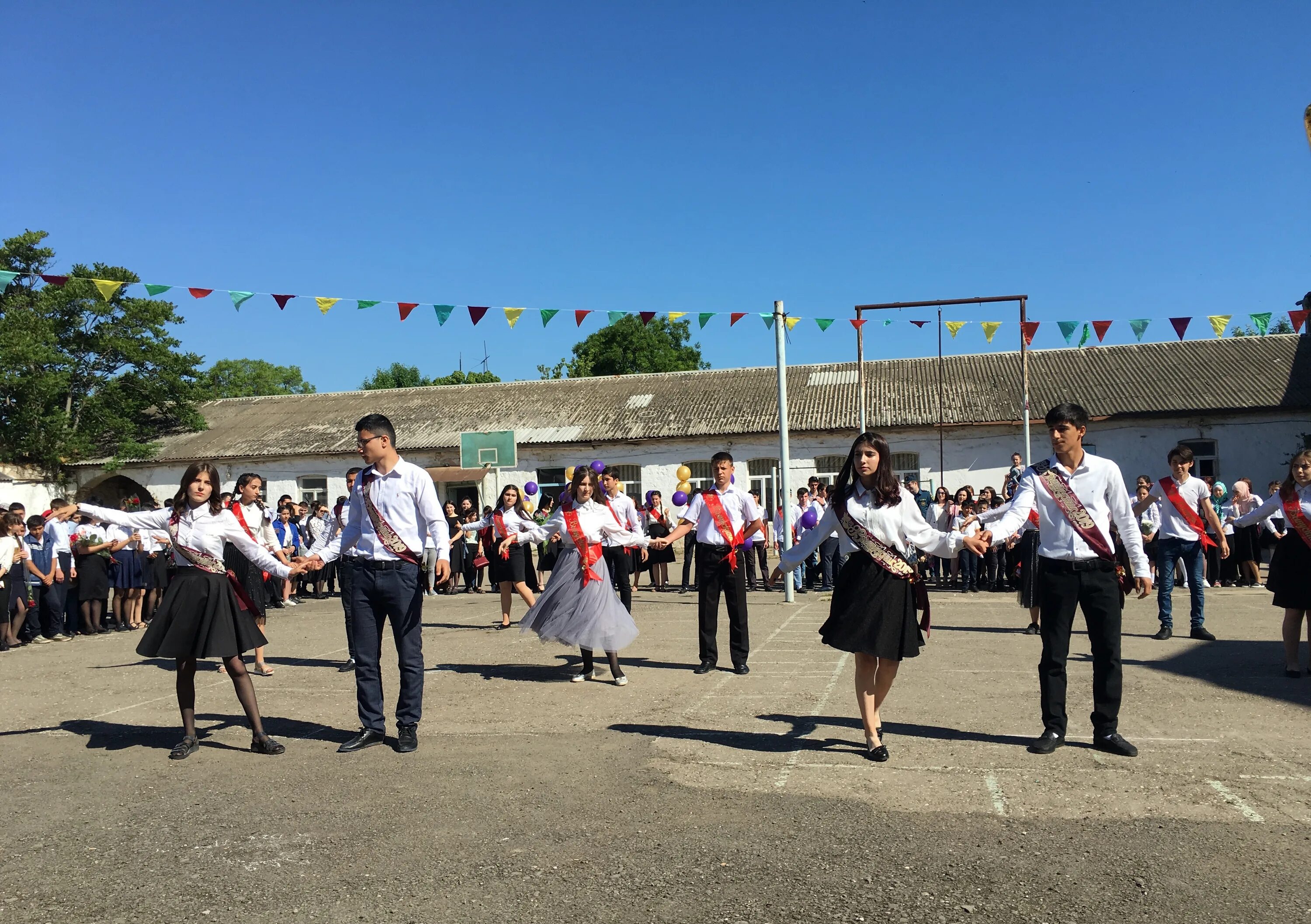 19 школа дербент учителя. 20 школа дербент учителя. сош 15 г. школы г дербента. школы г дербента.