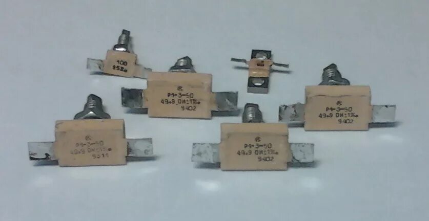 Сопротивление свч. Резистор р1-3-25 49.9 ом. СВЧ резистор 50 ом. Резистор р1-94б. Резистор р1-17-250-2-75 ом 5 производитель.