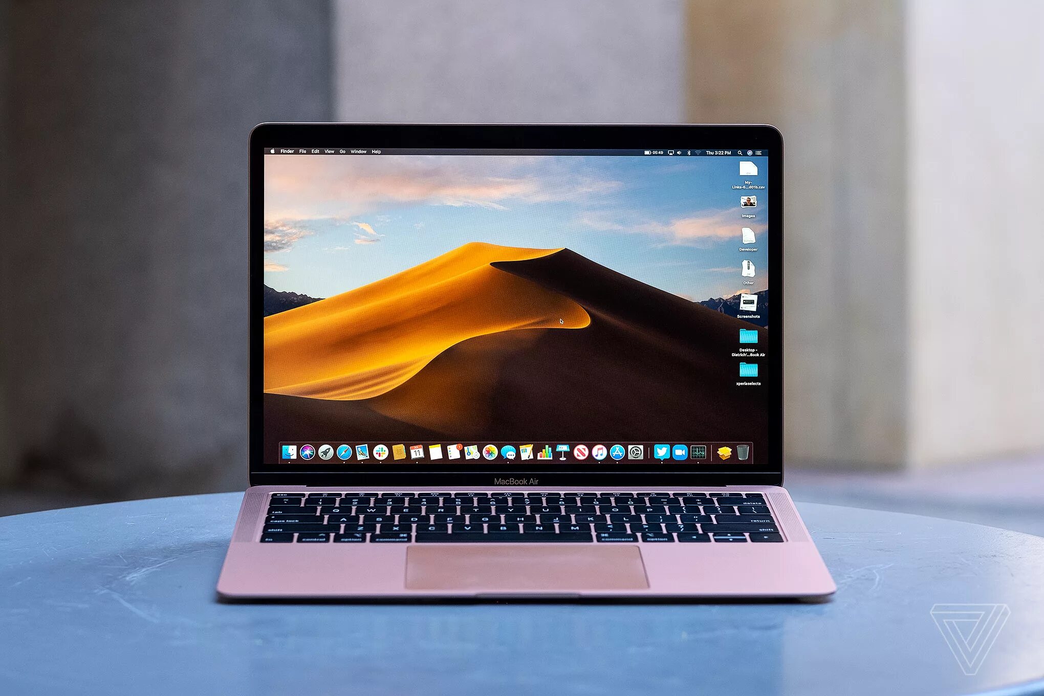 Air 3 поколения. Макбук Эйр 2019. Ноутбук Apple MACBOOK Air 13. Apple MACBOOK Air 13.3 2019. Макбук АИР 13 2019.