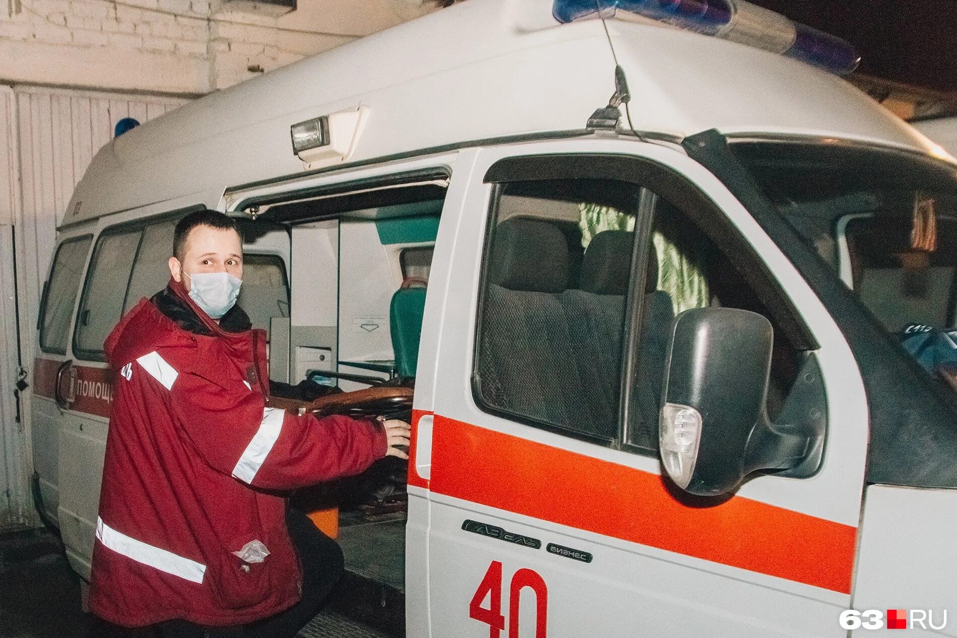 профессия фельдшер. тольяттинская станция скорой медицинской помощи. студенты на скорой помощи работают. студенты на скорой помощи.