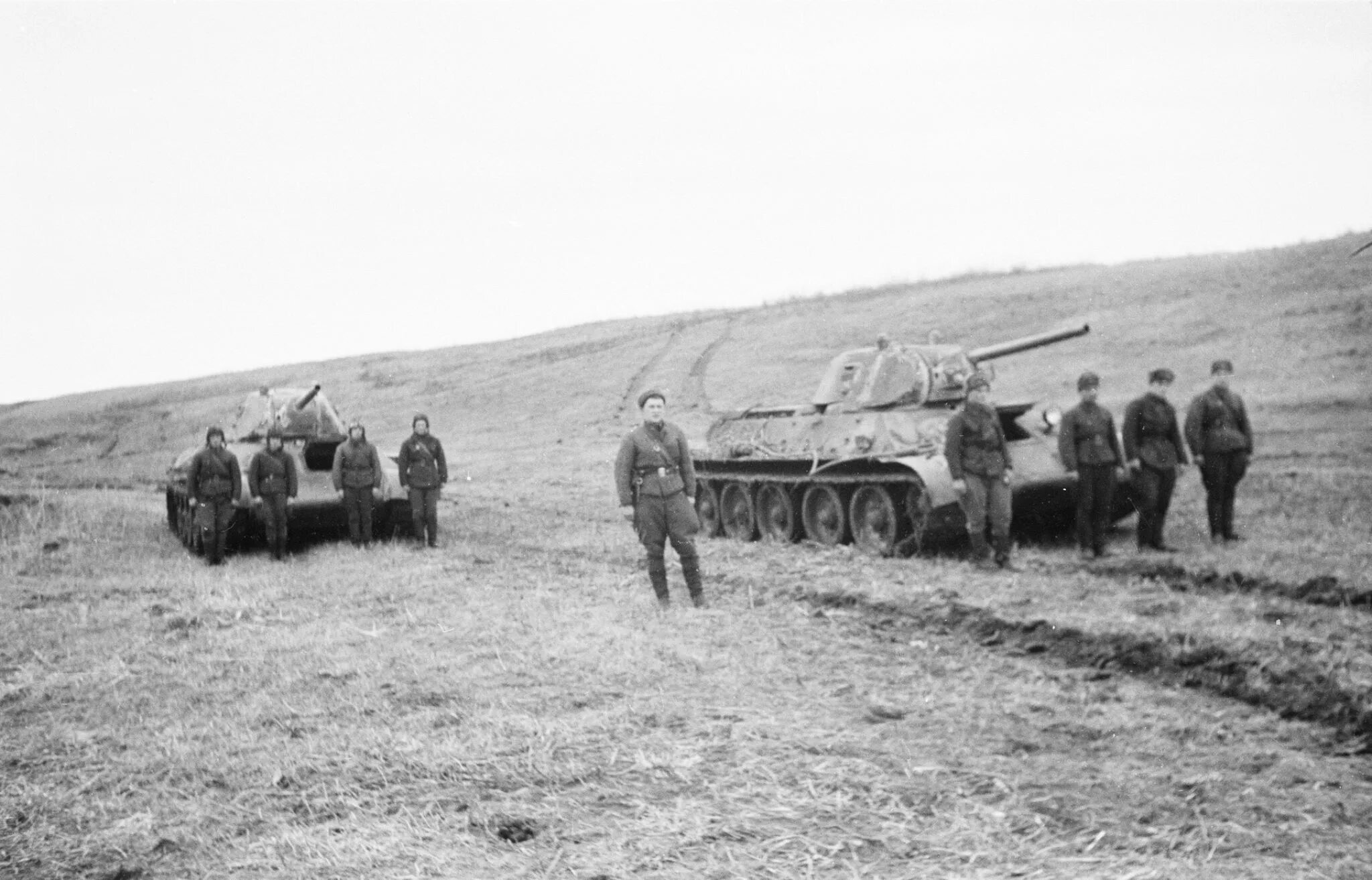 Битва под харьковом 1942. Битва за харьков 1942. наступление немцев харьков 1942. битва за харьков 1942 танки. харьковская операция 1942.