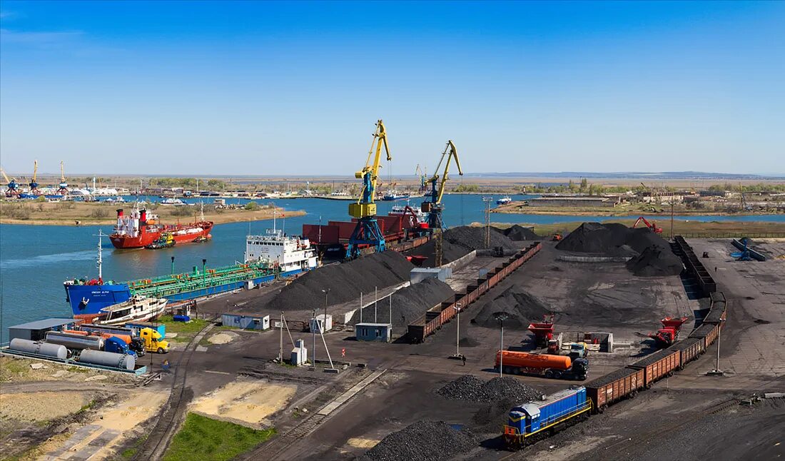 Виноградники в темрюкский район краснодарский край. Темрюк краснодарский работа. Порт тамань краснодарский край. Порт мечел-темрюк, темрюк. Темрюк краснодарский работа.