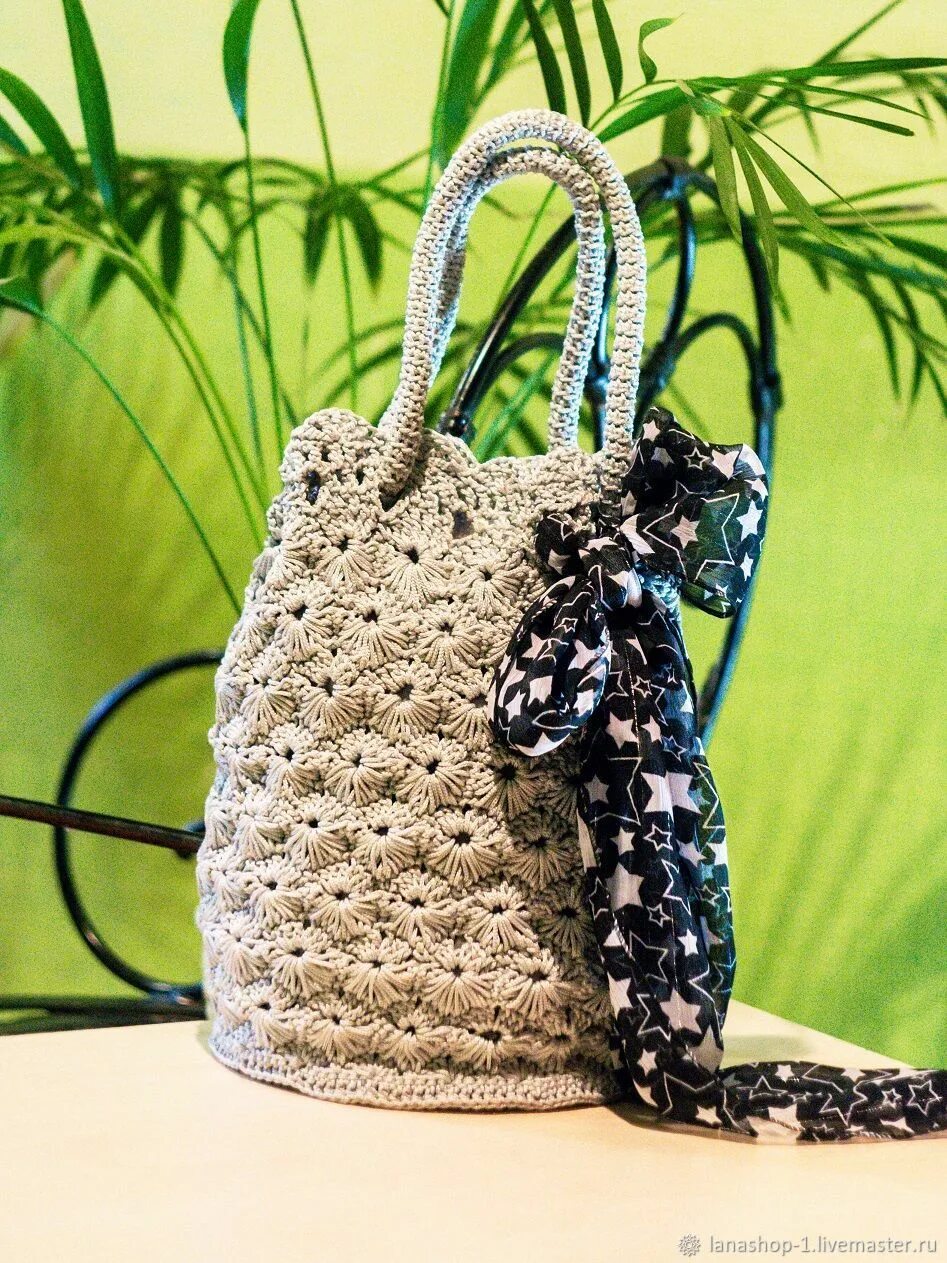 Бочонок крючком. Горшок для цветов крючком. Пчела амигуруми. Бочонок крючком. Бочонок меда крючком.