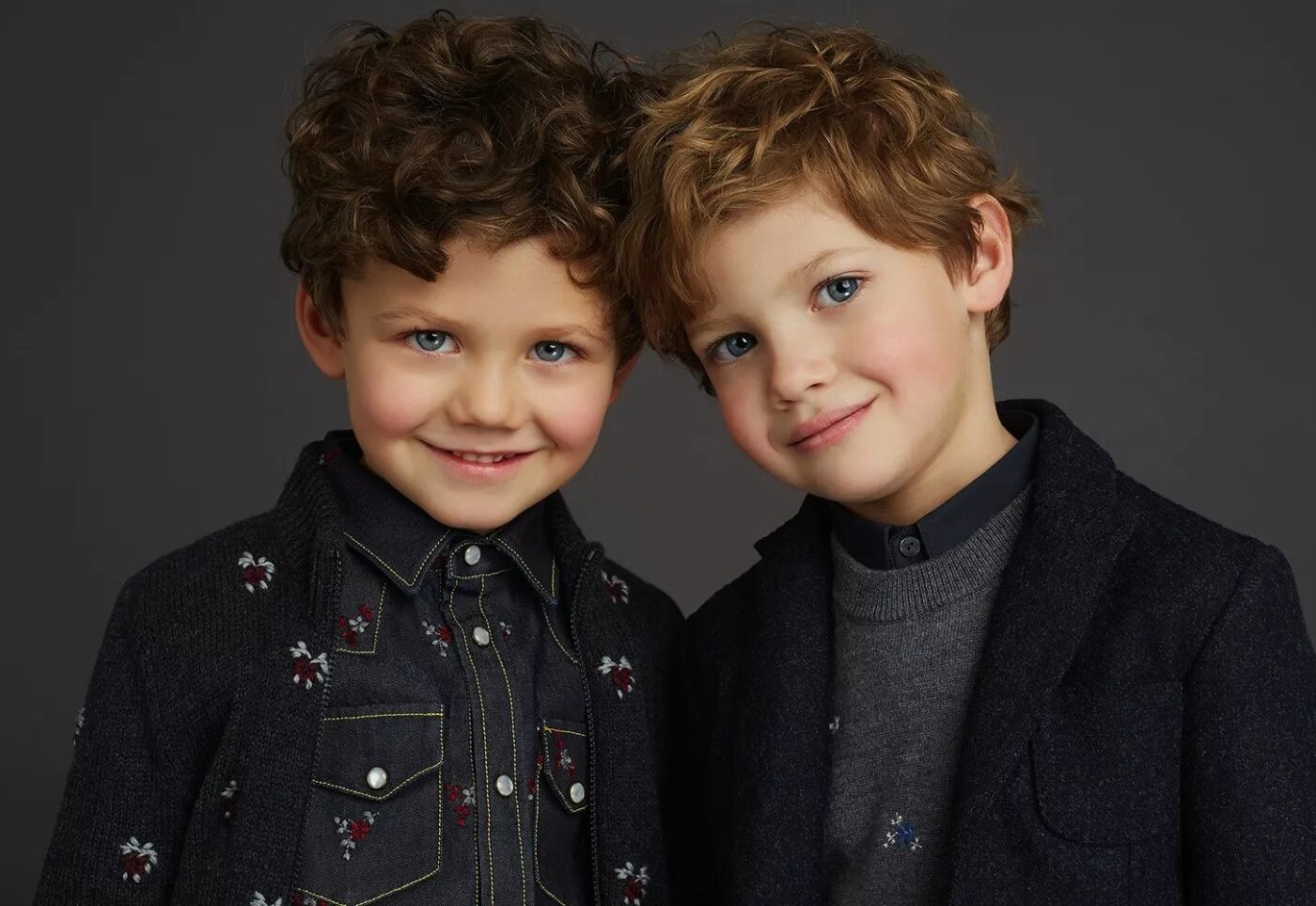 Парни двойняшки. Близнецы мальчишки. Лиа роуз клементс. Близнецы 10. Близнецы 10.