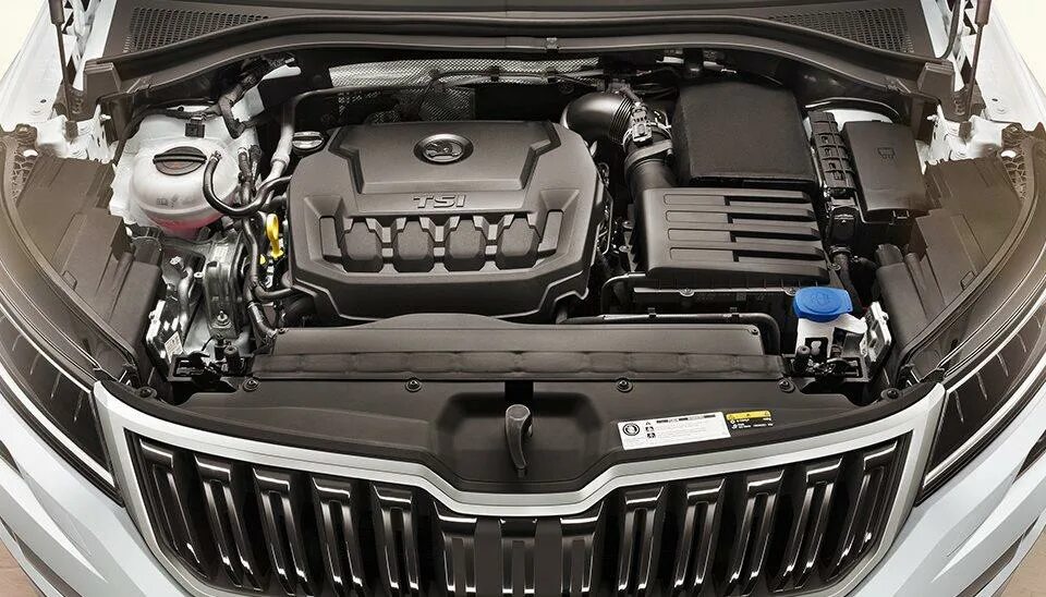 Skoda kodiaq двигатель. Двигатель шкода кодиак. открытый капот шкода кодиак. kodiaq под капотом. kodiaq tdi под капотом.