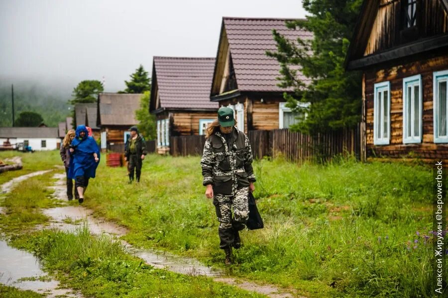 Как выглядит поселок. Поселок Давша на Байкале. Россия как живут люди. Поселок Давша в 2022 году. Давша Сесекина.