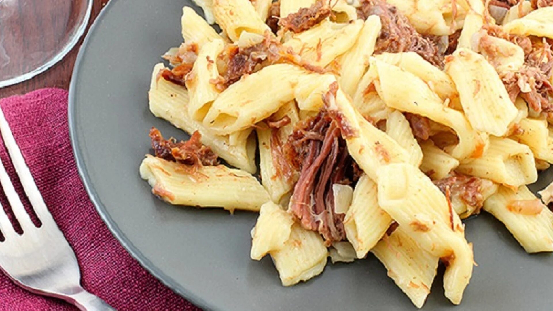 Макароны с тушенкой в мультиварке рецепты. Макароны по-флотски с тушенкой. макароны по-флотски с тушенкой в мультиварке. макароны по по флотски с тушенкой. макароны по флотски фото.