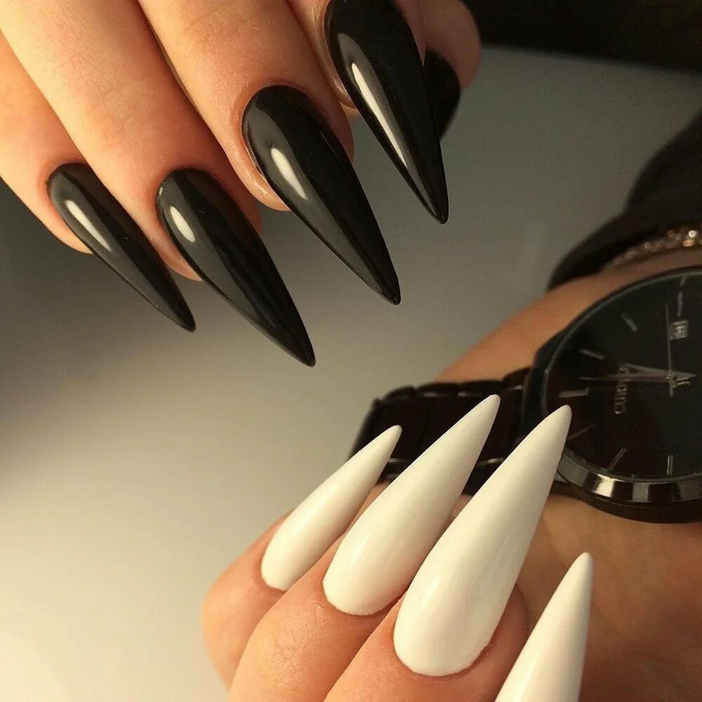 длинные заостренные ногти. красный маникюр на острые ногти. стилет миндаль градиент чёрный. острый маникюр. красные ногти длинные острые.