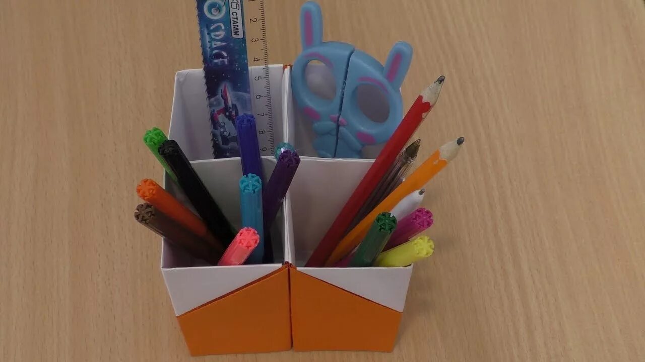 Оригами подставка для карандашей. Подставка для карандашей и ручек из бумаги. оригами подставка для ручек. оригами из бумаги подставка для карандашей.
