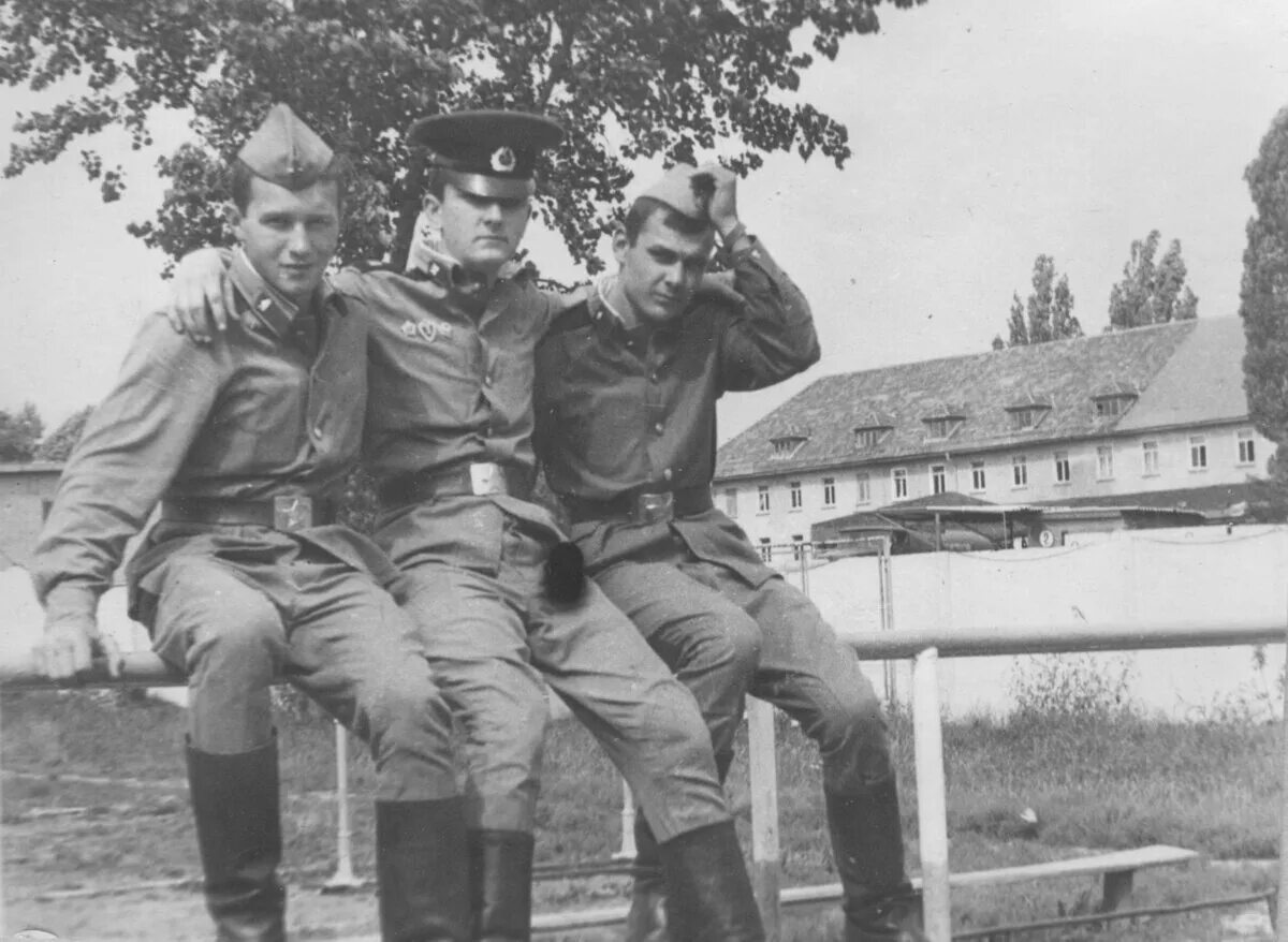Гсвг 1981. Згв германия 1990-1992 фюрстенберг. служба в гсвг 1970-1972 г г наумбург саперный батальон. войсковая часть 83060 бернбург. служба в армии гсвг потсдам.