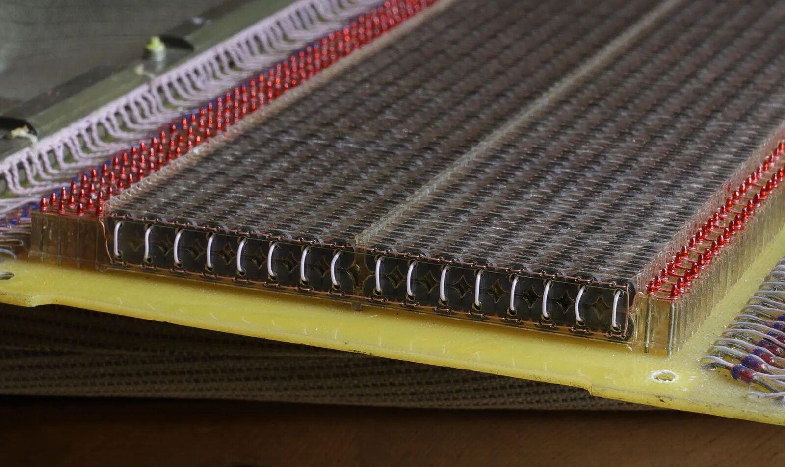 Зеленхозовская 4а корп. Памятник чикалова лестница нижний новгород. Память нн. Память нн. Память нн.