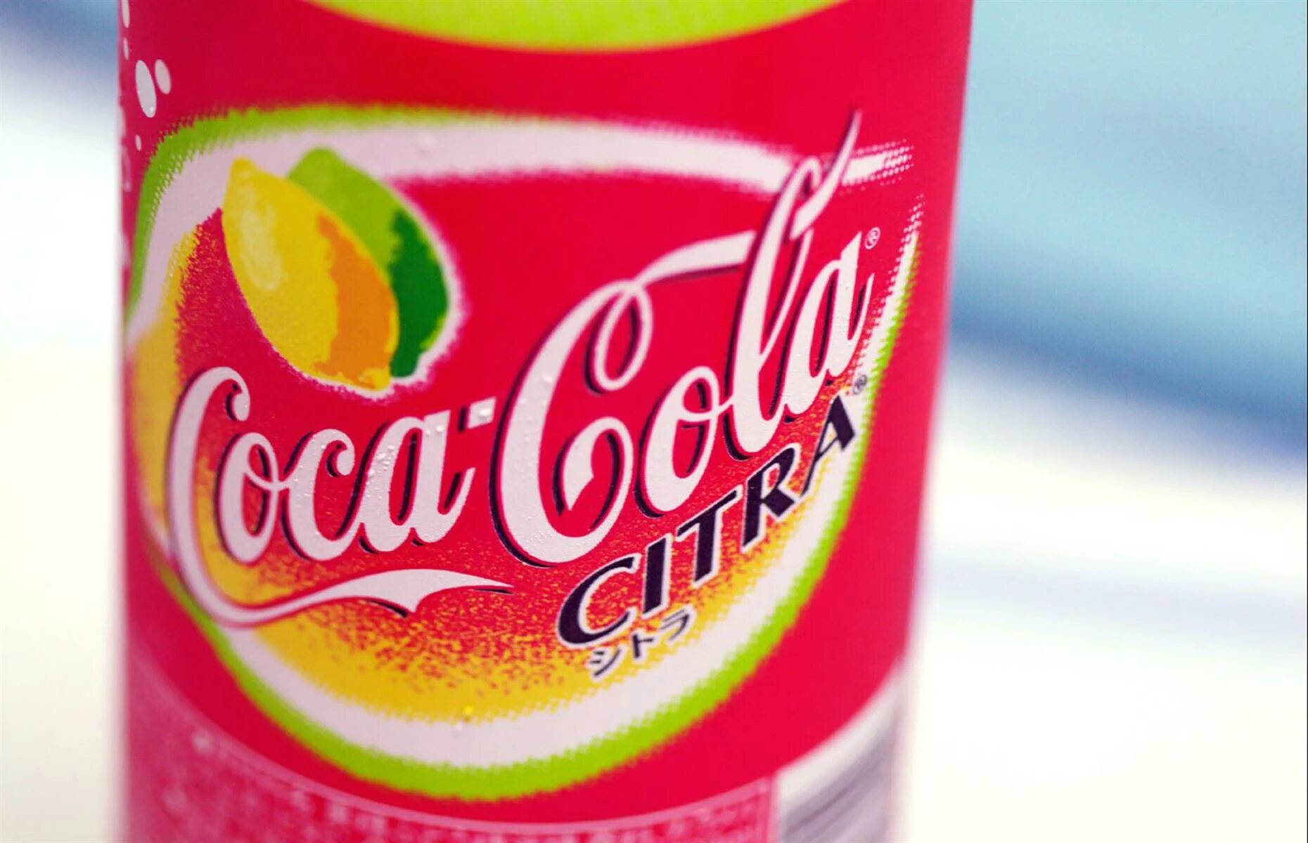 Кока кола со вкусом лимона. Кола без сахара. Soda fanta 330. Лимонад кола лимон. Кока кола lemon.