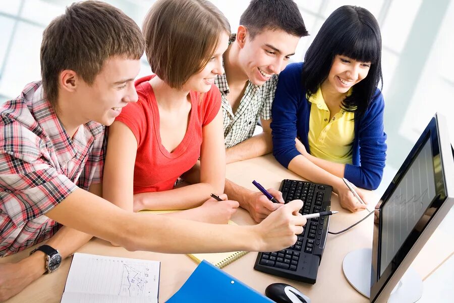 Студенты и интернет. Современный студент. Молодежь и компьютер. Студент с компьютером.