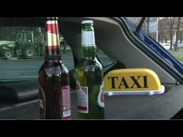 Пьяное такси по городу. Неадекватные пассажиры в такси. Подборка. ШОК. Неадекватные пассажиры в такси. С шампанским в такси.