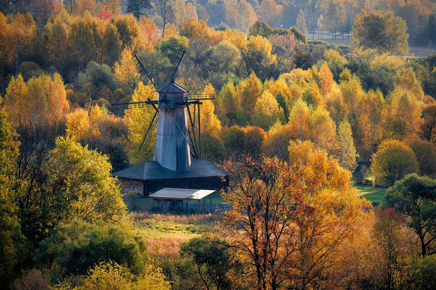 Истра Московская область природа. Мельница в городе Истра. Истра старинная ветряная мельница. Истра (город).