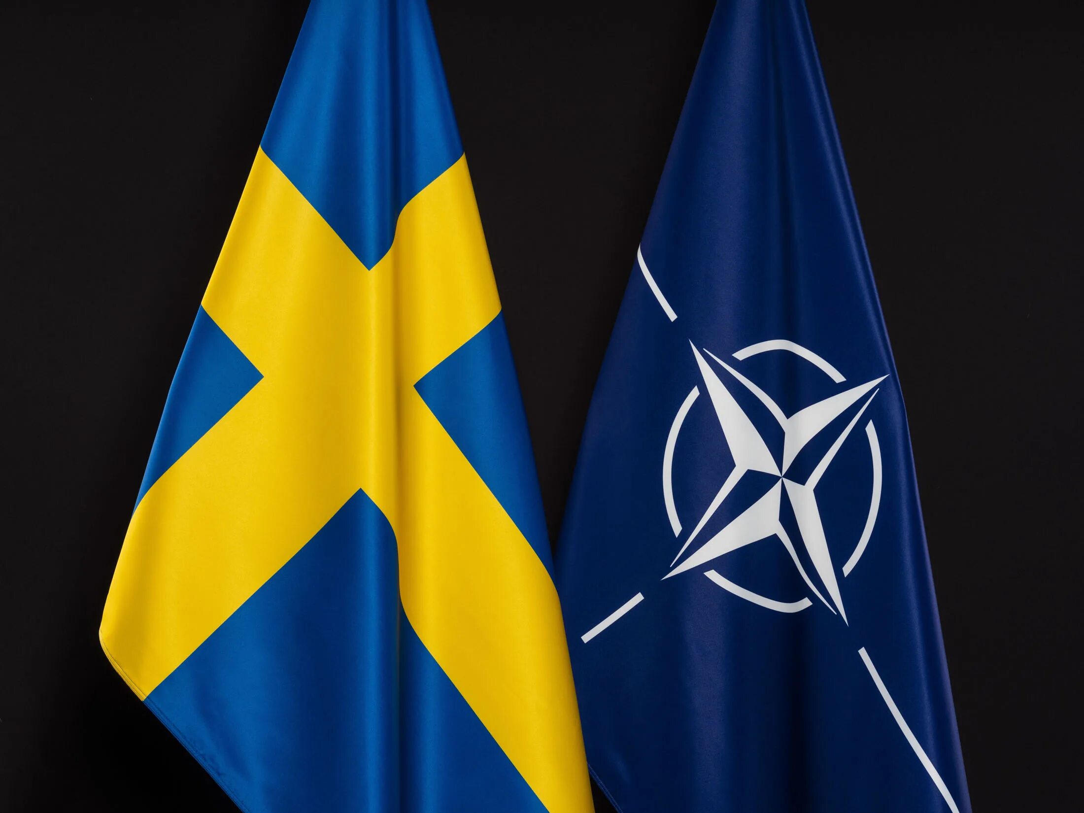 Швеция в нато чем грозит россии. Швеция в НАТО. Finland Sweden NATO. Флаг Швеция Турция НАТО. Финляндия Швеция НАТО флаги.