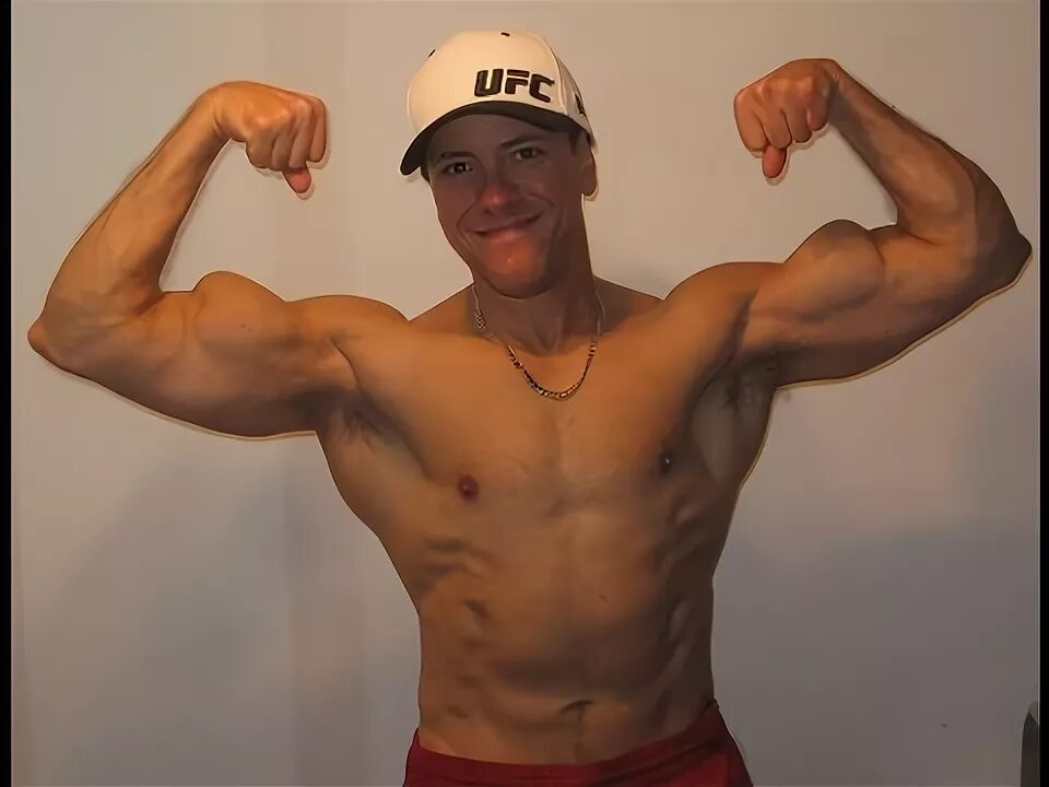 Короткий бицепс. Бицепс расслабленный. Серджио олива генетика бицепса. Короткий бицепс. Серджио олива бодибилдер.